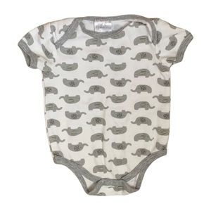 🌟3/$15🌟 Cream and Grey Elephant Bodysuit Toddler Size 18M